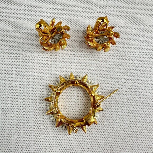 White Daisy Enamel Brooch & Earrings Set - Picture 3 of 8